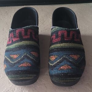 Size 39 (US 8.5) Dansko Aztec Southwestern Multicolor Slip-on Women Clogs
